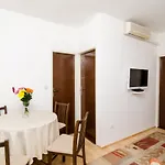 Apartment Amela